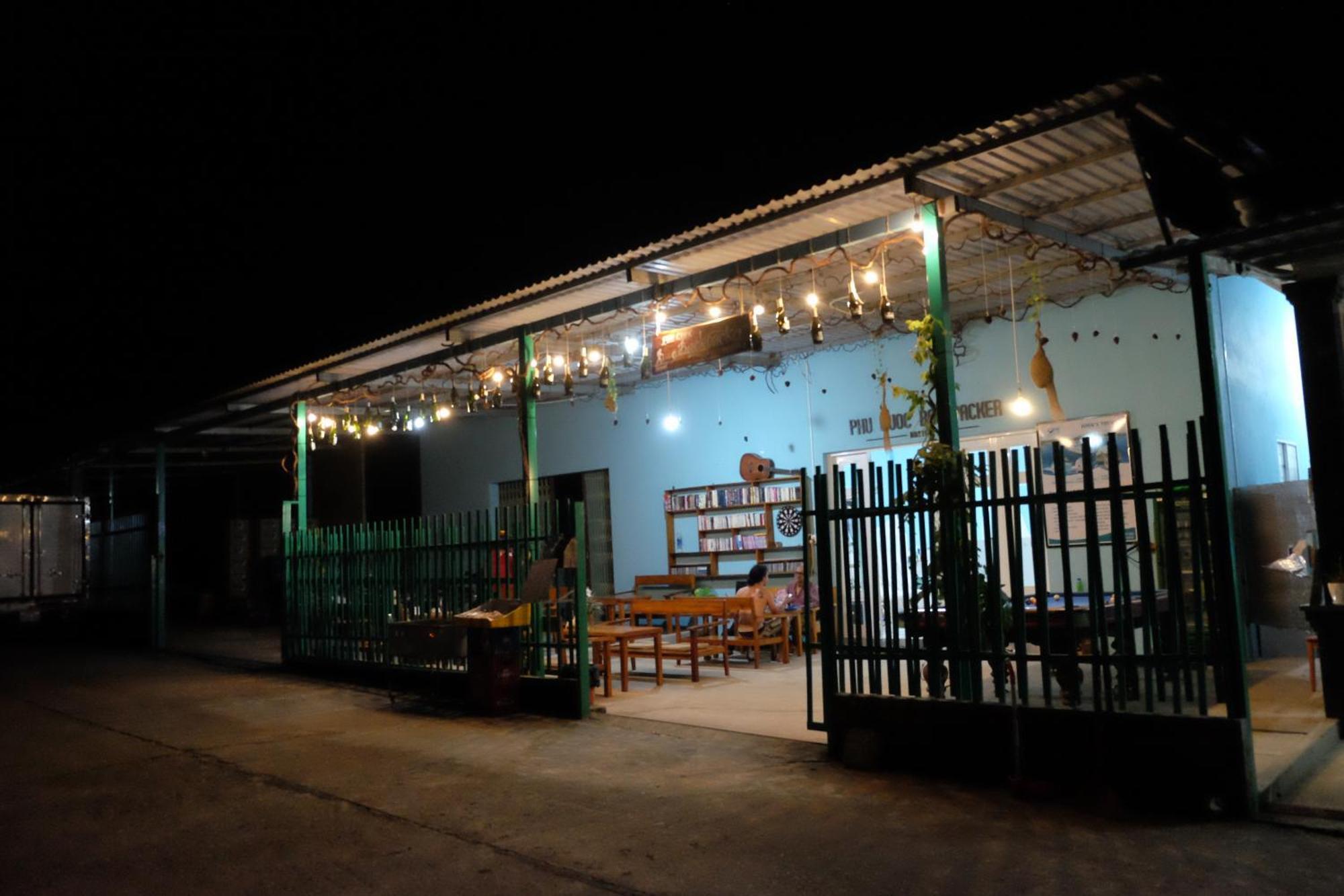 הוסטל Phu Quoc Backpacker מראה חיצוני תמונה